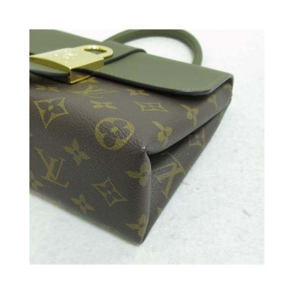 Louis Vuitton Women's Monogram Locky BB Bag in Excellent Condition in Brown - Picture 9 of 11